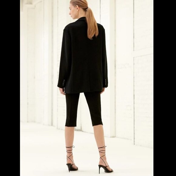 Aritzia Babaton Madiha  Short in Black - Picture 2 of 15